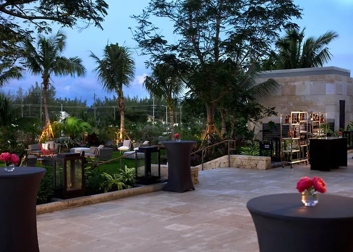 Kimpton Seafire Resort + Spa By Ihg West Bay