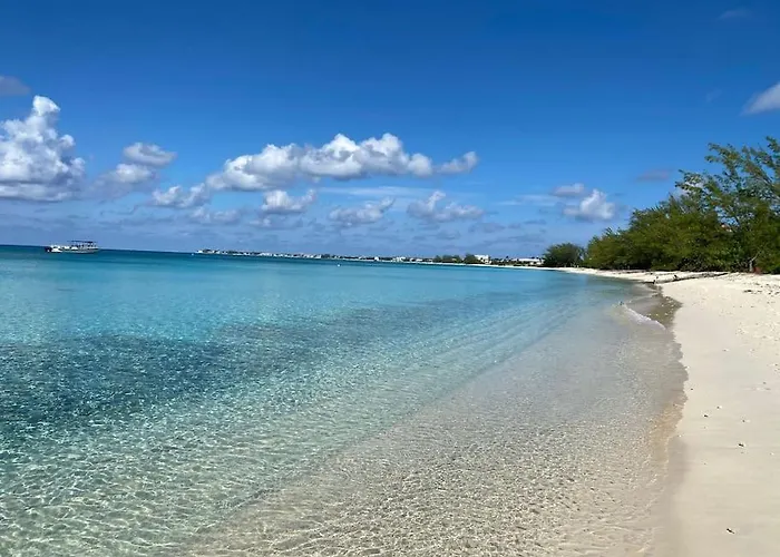 Waterfront Condo On Seven Mile Beach, Amazing Location! West Bay