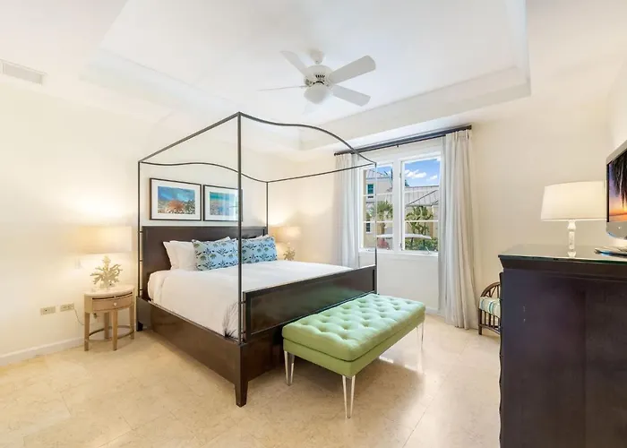 Golf & Canal Villa 15 Located At The Ritz-Carlton Villa George Town