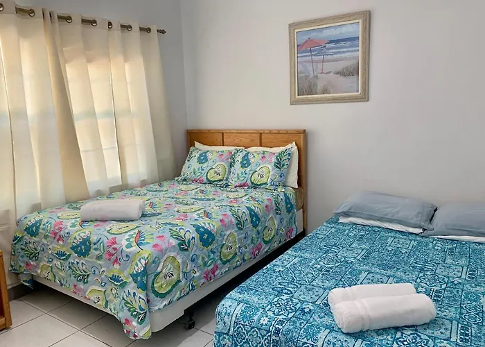 S1 Beach, Shuttle, Concierge, Island Retro Chic West Bay