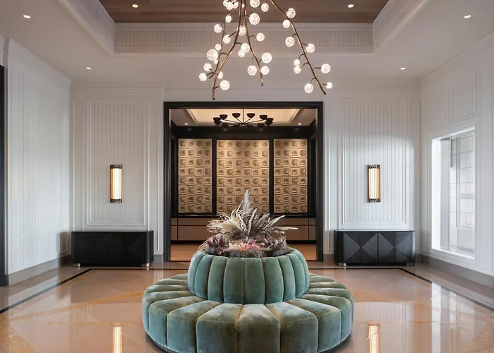 Seven Mile Beach hotels near Dolphin Cove Cayman