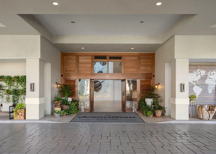George Town Hotels With Jacuzzi in Room near Camana Bay