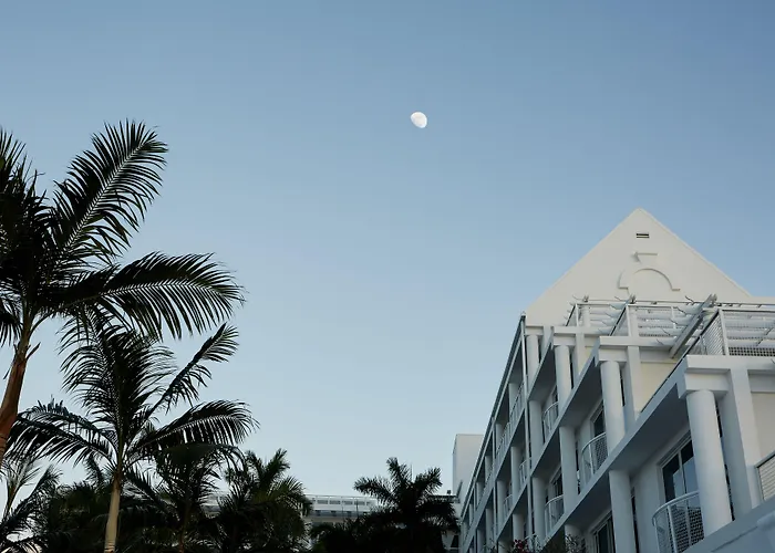 George Town Pet Friendly Lodging and Hotels near Porto di Georgetown