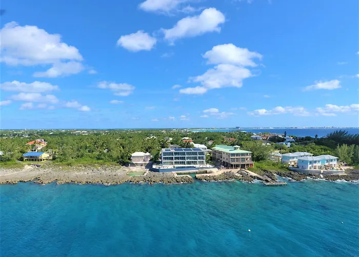 West Bay Hotels With Jacuzzi in Room near Entry to Turtle Reef