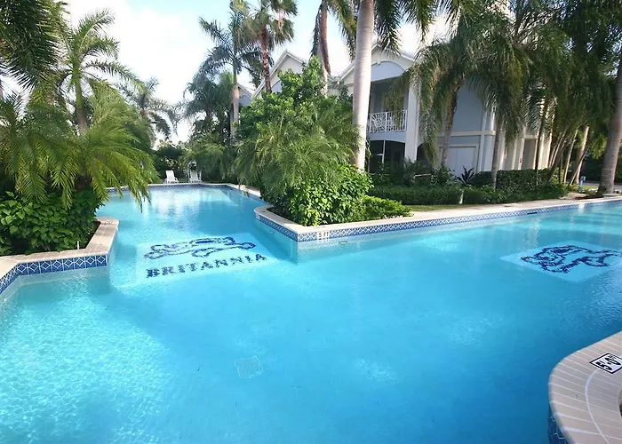 Pet friendly Britannia Villas Seven Mile Beach